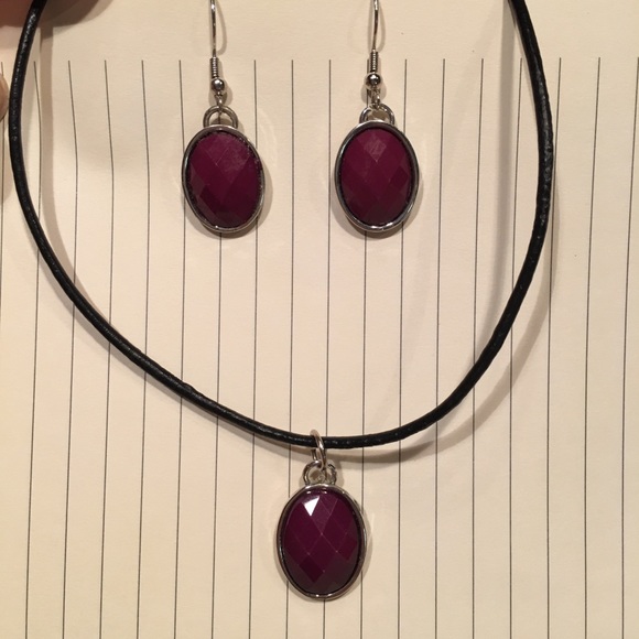 Purple pendant & earrings NWT - Picture 3 of 6